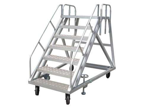 airport-ground-support-equipment-work-ladder
