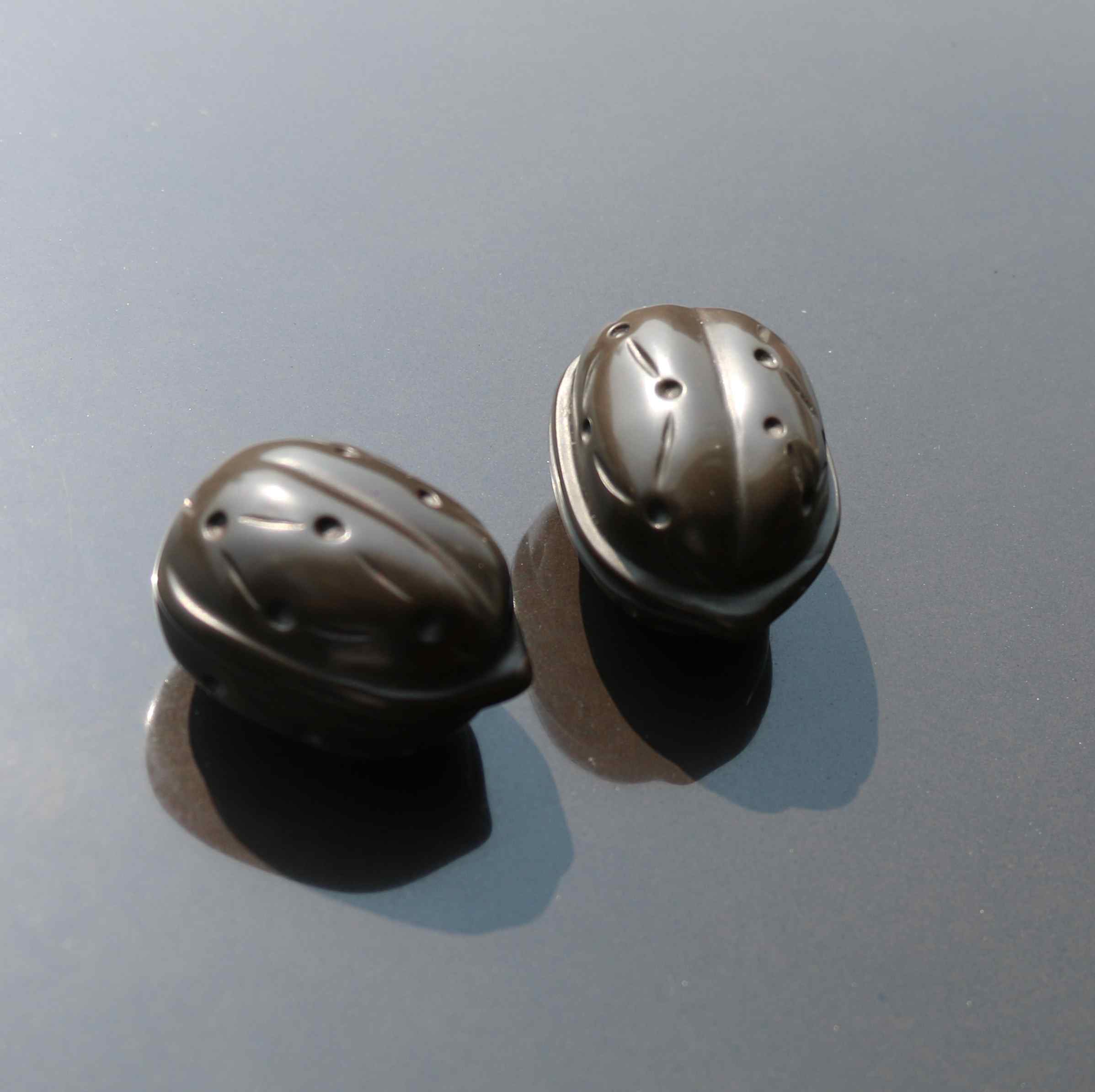 Bianstone Walnut Shape Hand Massage Ball 