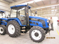 Europard 824 tractor